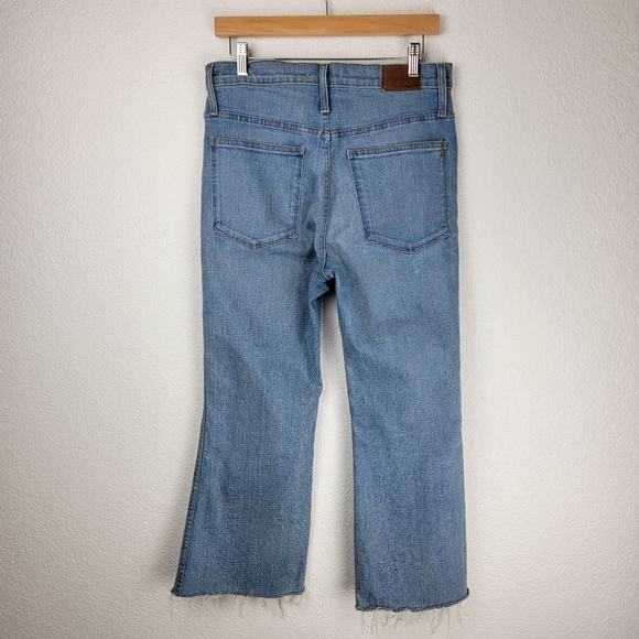 Madewell Retro Flare Jeans in Norwich Light Wash Raw Hem Size 30, 24” inseam 177 - Picture 3 of 9